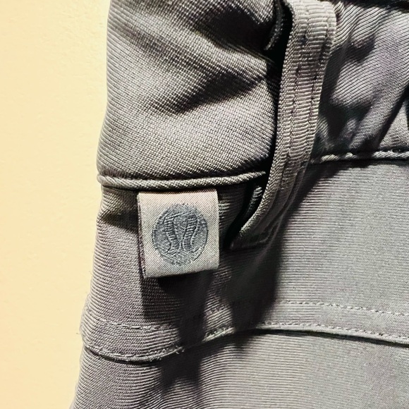 ABC Classic-Fit 5 Pocket Pant - 33” x 30L - Picture 3 of 4